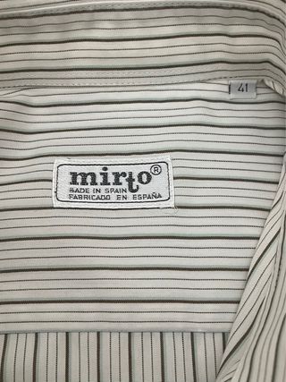 Camisa Mirto de vestir rayas gris y blanco.