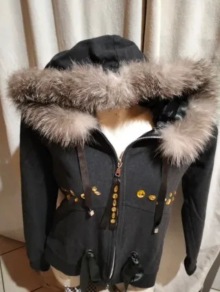 Felpa con cappuccio e pelliccia donna