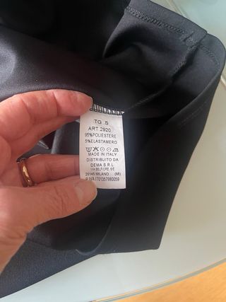 Vestito nero in velluto e tessuto