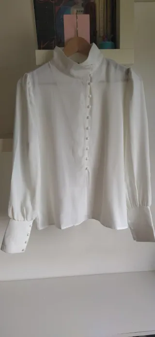 Blusa blanca elegante talla M