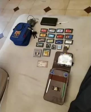 Nintendo DS Lite Negra + Juegos y Accesorios