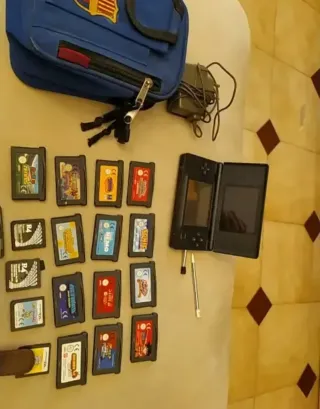 Nintendo DS Lite Negra + Juegos y Accesorios