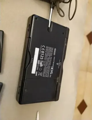 Nintendo DS Lite Negra + Juegos y Accesorios