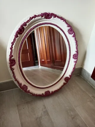 Espejo Ovalado Blanco y Morado