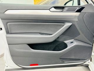 Volkswagen Passat VOLKSWAGEN Passat Variant Sport 2.0 TDI 140kW BMT DSG