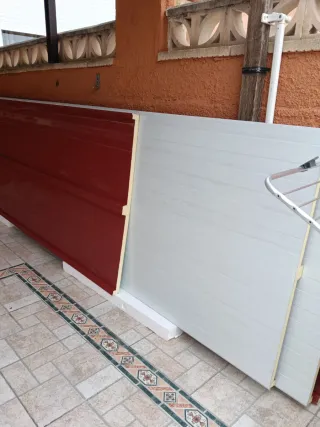 Panel Sándwich Nuevo con Precintos