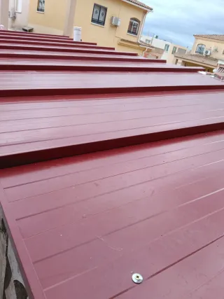 Panel Sándwich Nuevo con Precintos