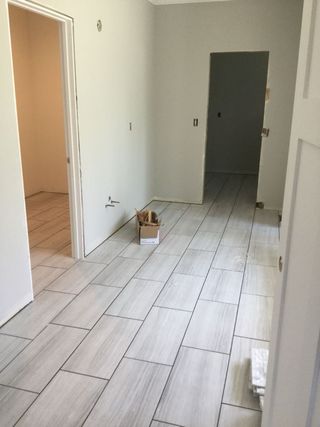 Suelos cerámicos porcelánicos laminados y vinílico