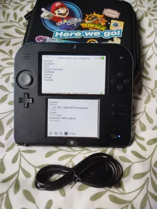 Nintendo 2DS + Caricabatterie + Giochi + Custodia