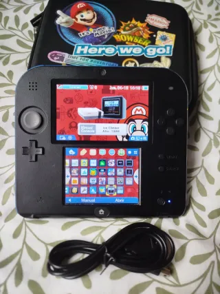 Nintendo 2DS + Caricabatterie + Giochi + Custodia