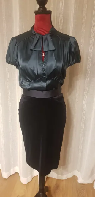 Conjunto Top Satén y Falda Lápiz Terciopelo