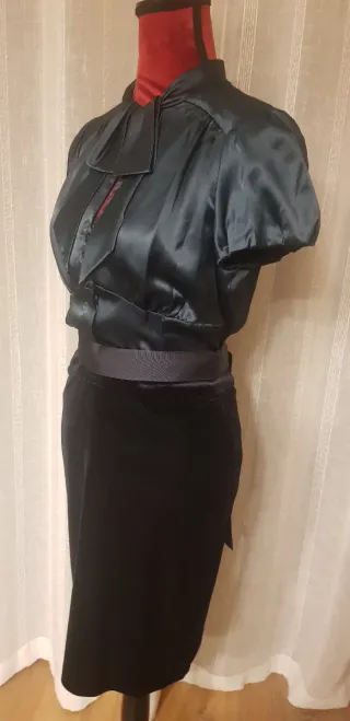 Conjunto Top Satén y Falda Lápiz Terciopelo