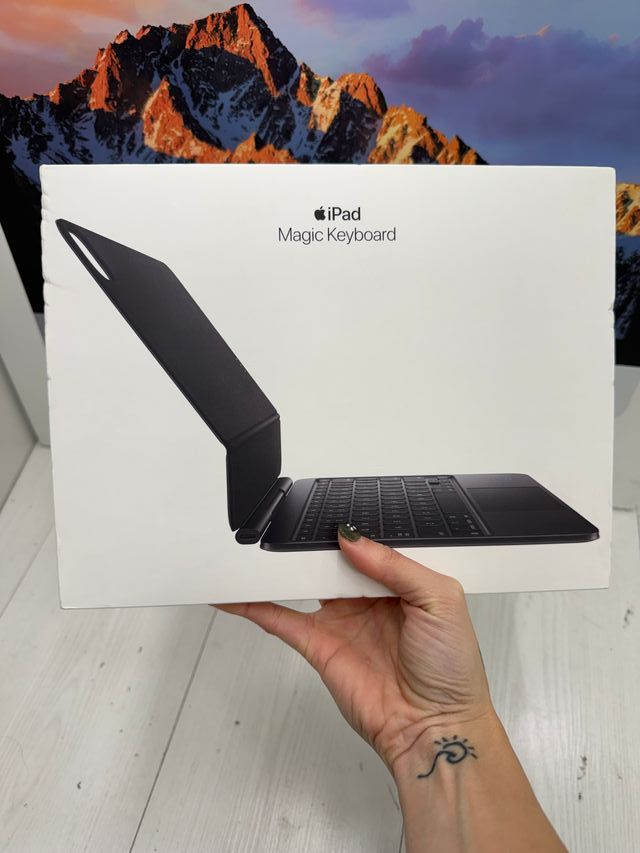Apple Magic Keyboard IPad Pro 11" NUEVO SIN ACTIVA