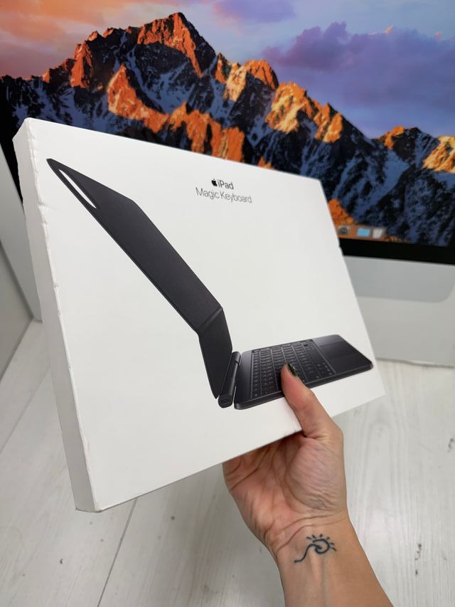 Apple Magic Keyboard IPad Pro 11" NUEVO SIN ACTIVA
