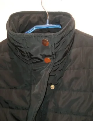 Cazadora acolchada negra