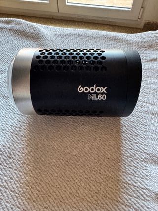 Luz LED Godox ML60 + Softbox AD-S60S