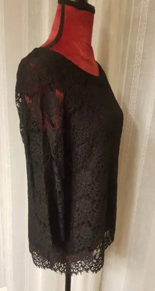 Top encaje negro Caroll
