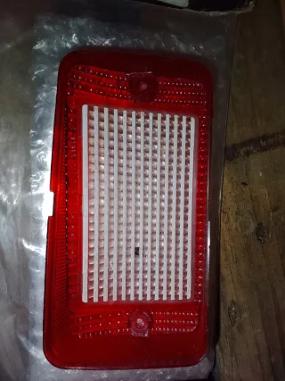 Tulipa trasera Peugeot 205