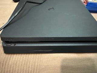 PS4 (PlayStation 4) 1TB con 3 Juegos