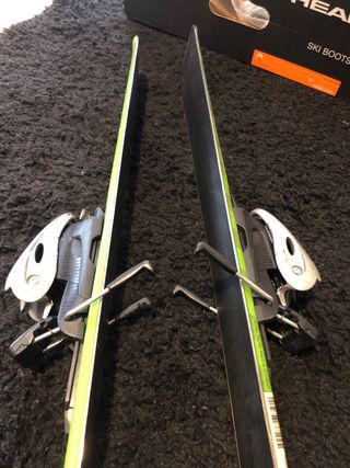 Kit Esquí Infantil: Esquís, Botas y Casco