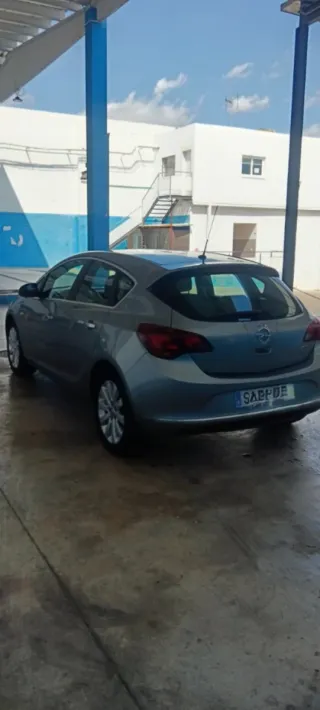 Opel Astra 2013
