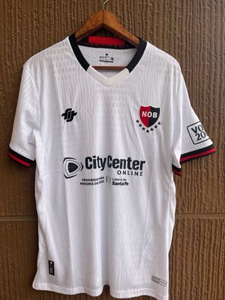 Camiseta de fútbol Newells NOB Axis Talle L