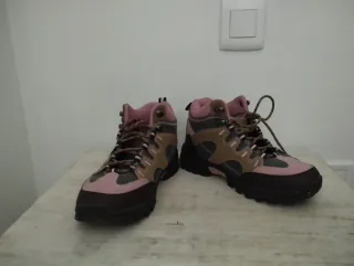 Botines marrones y rosas