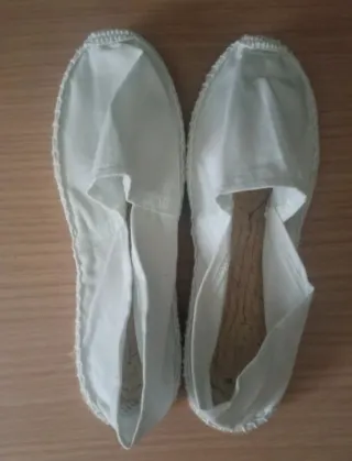 Alpargatas blancas