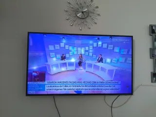 Televisión Samsung Negra de 47 pulgadas .