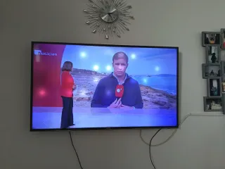 Televisión Samsung Negra de 47 pulgadas .