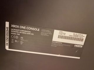 Xbox One 1540 + 2 Controller + Accessori