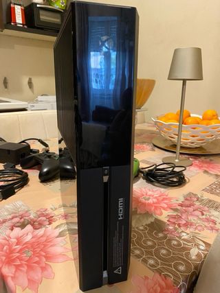 Xbox One 1540 + 2 Controller + Accessori