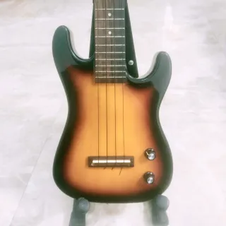 Ukelele Eléctrico Concierto