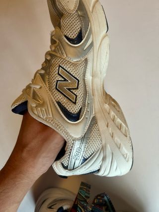 New Balance 530 Talla 44 Plata y Blanco