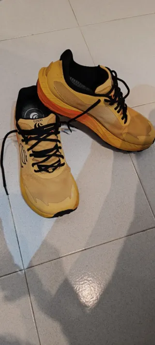 Scarpe Topo Athletic MTN Racer 4