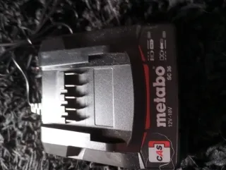 2 Baterías Metabo 18V 2Ah + Cargador SC 36