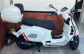 Vespa GTS Super 125 Blanca