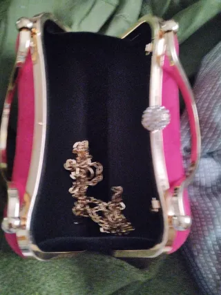 Bolso de fiesta rojo y dorado