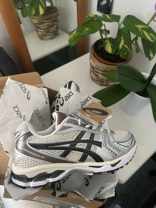 Asics Gel-Kayano 14 Plata Negro