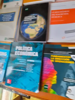 Todo de economícas y empresariales  De la UNED