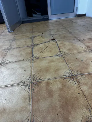 Aluga-se Garagem Fechada para 1 Carro