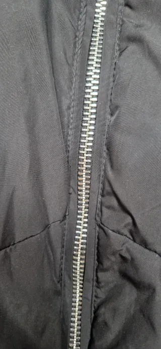 Cazadora acolchada negra mujer