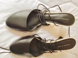 Zapatos Charles & Keith Negros Talla 39