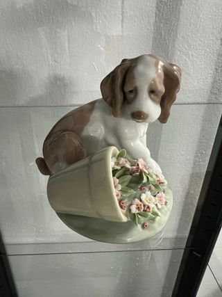 Perro con maceta Lladro