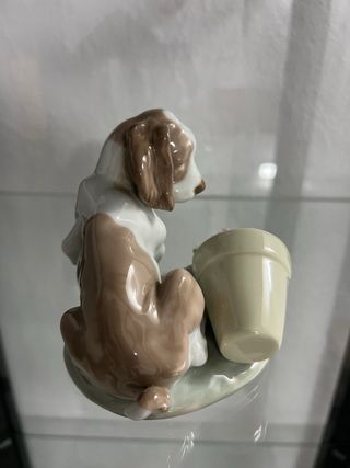 Perro con maceta Lladro