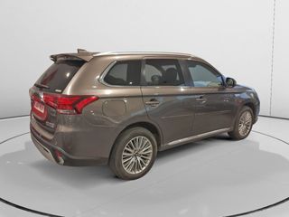 Mitsubishi Outlander PHEV Kaiteki 4WD