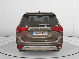 Mitsubishi Outlander PHEV Kaiteki 4WD