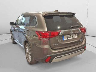 Mitsubishi Outlander PHEV Kaiteki 4WD