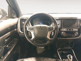 Mitsubishi Outlander PHEV Kaiteki 4WD