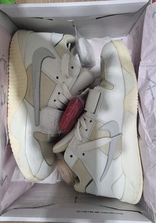 Nike Air Jordan x Travis Scott Blanco Crema